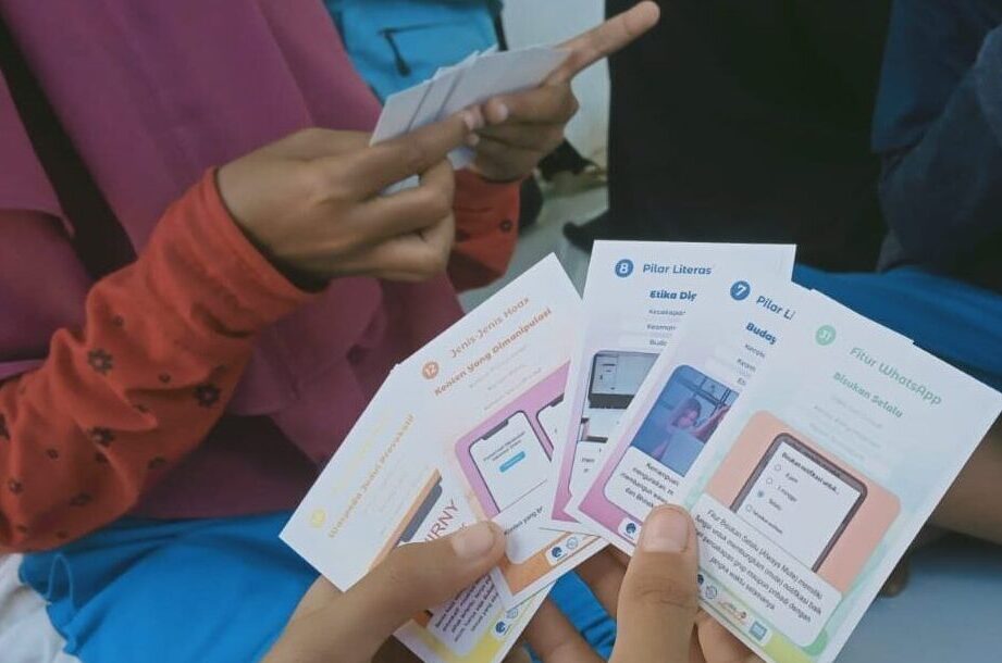 Jawara Internet Sehat SULTENG Ciptakan Cardgame